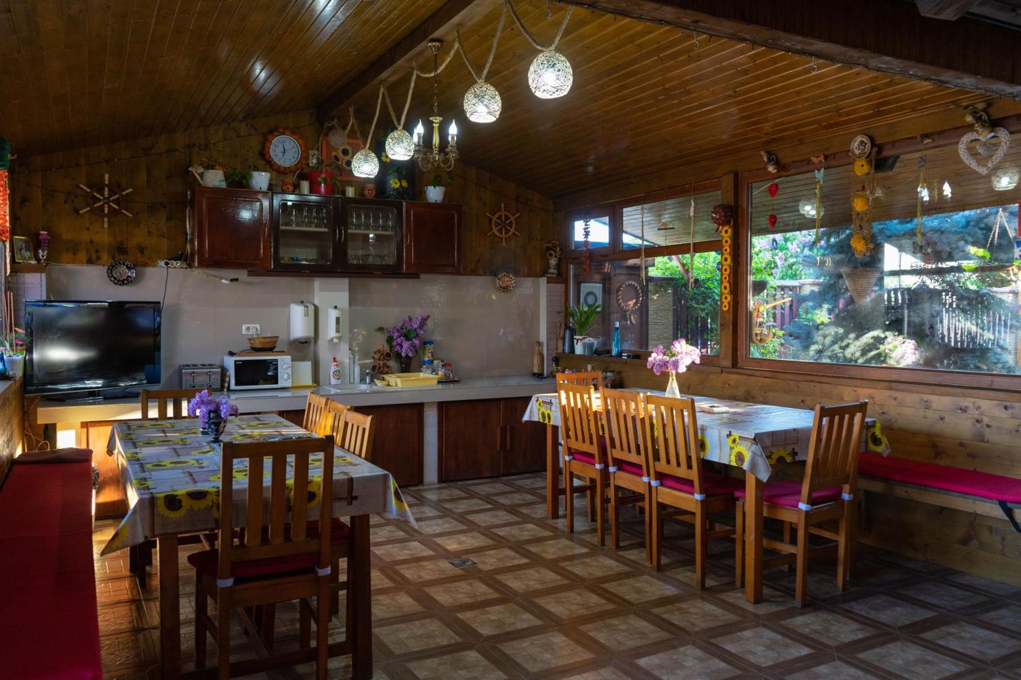 ホテル Casa Karol ヴァマ・ヴェケ エクステリア 写真